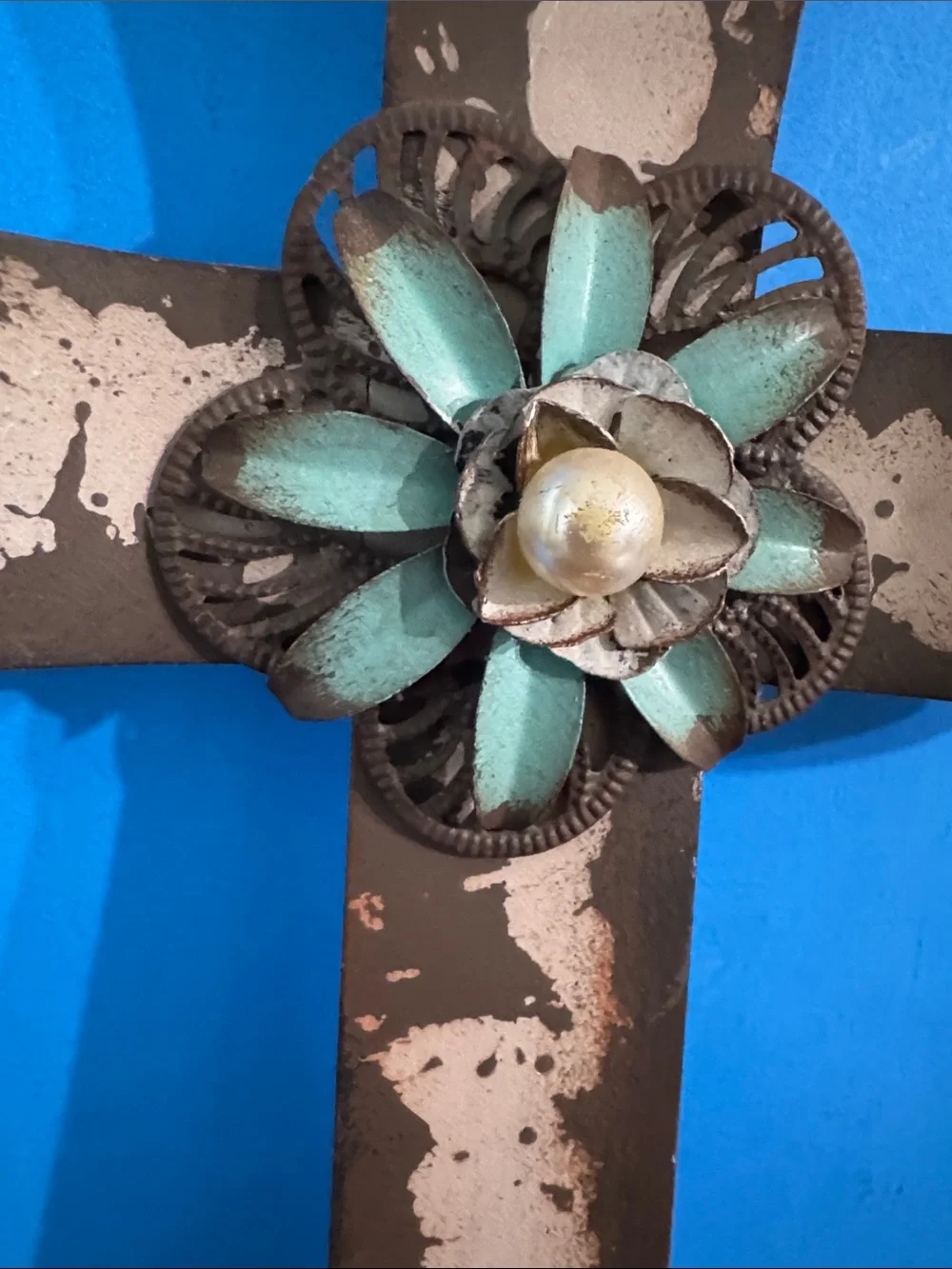 Decorative western/farmhouse metal Cross with flower centerpiece with white bead